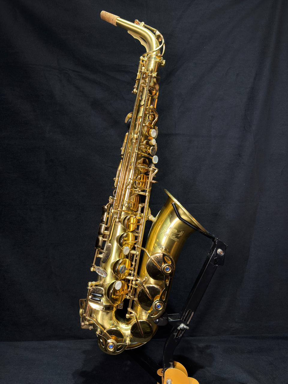 Saxofone Alto Meridian - Showroom