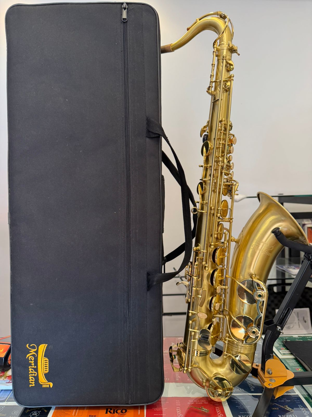 Saxofone Tenor Meridian - Seminovo