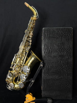 Saxofone Alto Bentley - Usado