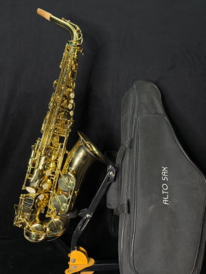 Saxofone Alto Eagle SA500 - Usado 