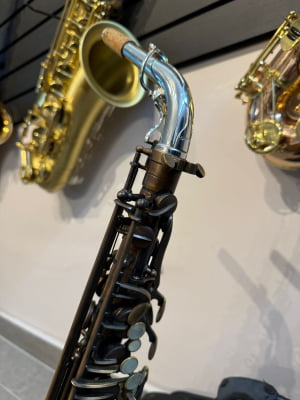 Saxofone Alto Magenthus - Usado