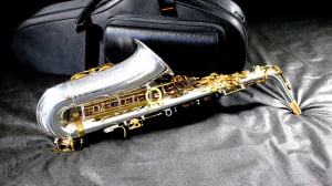 Saxofone Alto Wing Pro