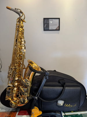 Saxofone Alto Wing Pro com o tudel banhado a prata