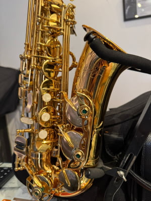 Saxofone Alto Wing Pro com o tudel banhado a prata