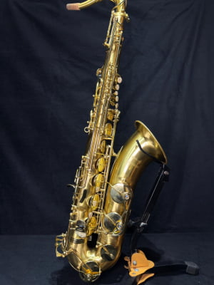 Saxofone Tenor Meridian - Showroom